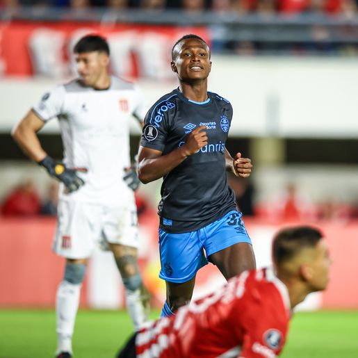 Grêmio vence o Estudiantes em La Plata pela Libertadores