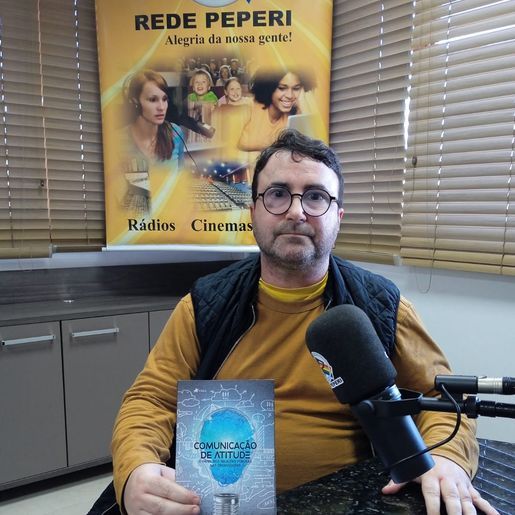 Escritor lança livro "Comunicação de Atitude" em Itapiranga