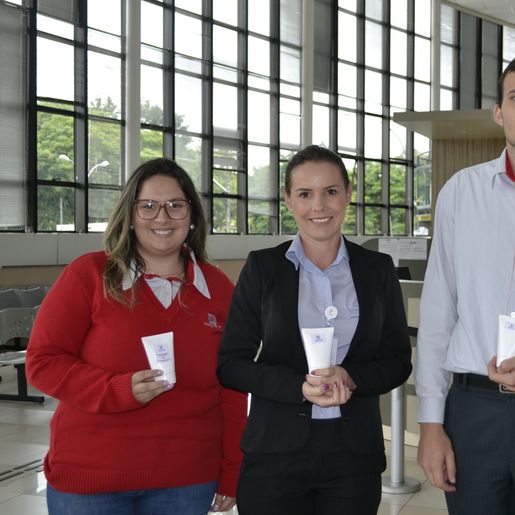 Hospital Regional de São Miguel do Oeste recebe doação de leite e de álcool em gel