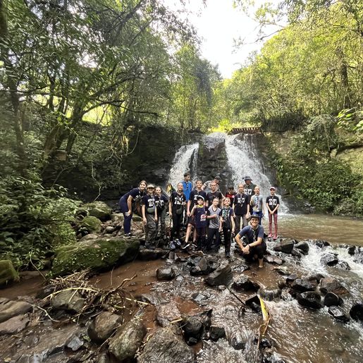 Grupo Escoteiro Atalaia realiza trilha ecológica no rio Famoso