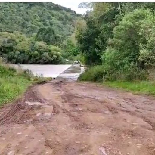 Homem desaparece ao cair com veículo em rio na divisa entre RS e SC