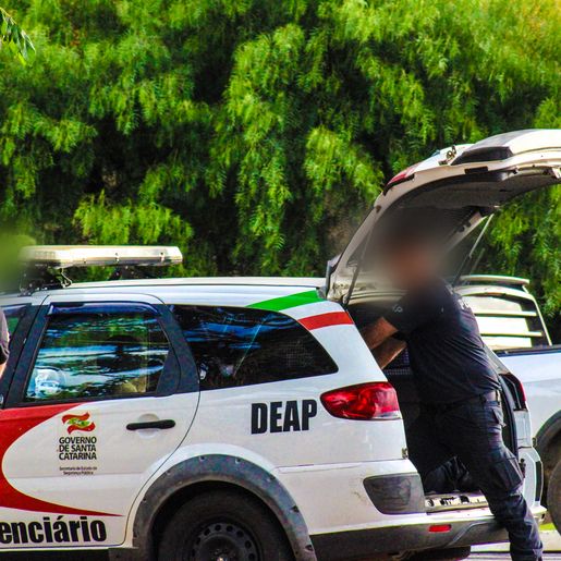 Após ser solto, homem é preso por desacato e dano em São Miguel do Oeste