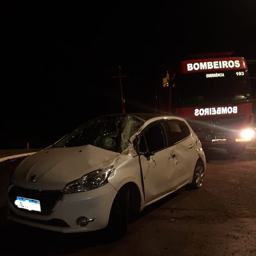 Capotamento deixa jovem ferida da BR 163, em Guaraciaba