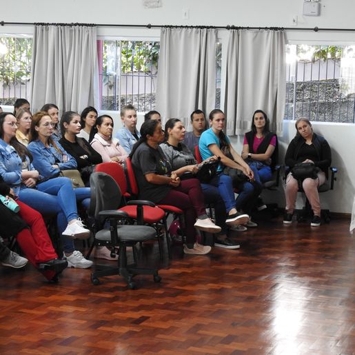 Palestras sobre segurança são realizadas com profissionais da rede municipal