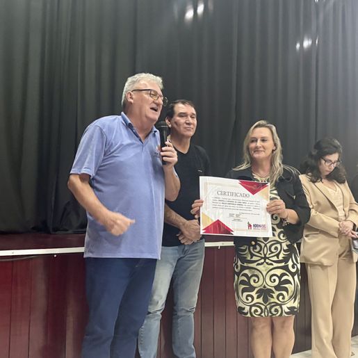 Mais de 115 famílias recebem escrituras em Campo Erê através do programa Lar Legal