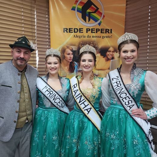 Soberanas divulgam 15ª Deutsche Woche na Rádio Itapiranga