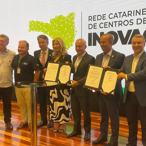 Prefeito de São Miguel do Oeste adere ao Tratado de Inovação Catarinense
