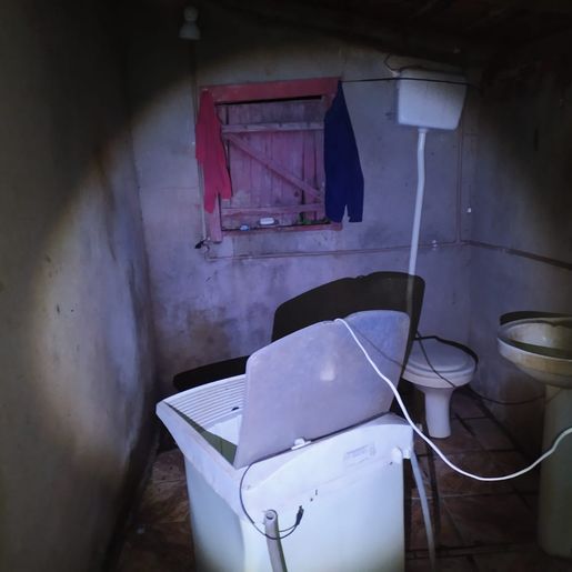 Casa pega fogo no interior de Campo Erê