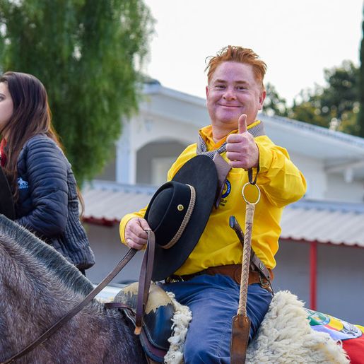 Cavalgada em homenagem ao Dia do Gaúcho ocorre em São Miguel do Oeste