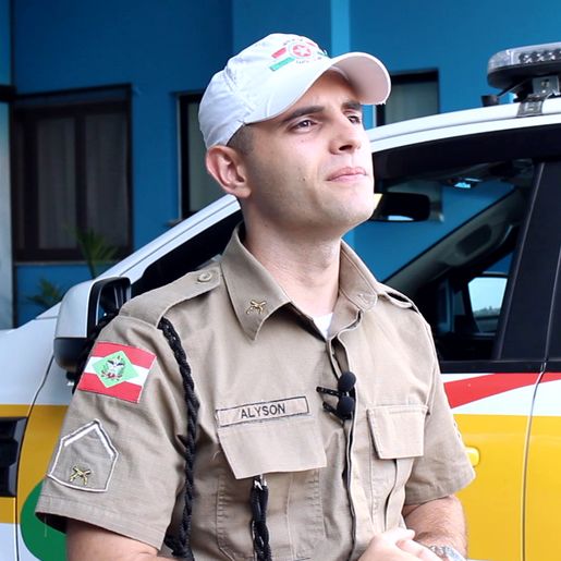 VIVA BEM: Seu maior amor guardado no peito e protegido na cadeirinha