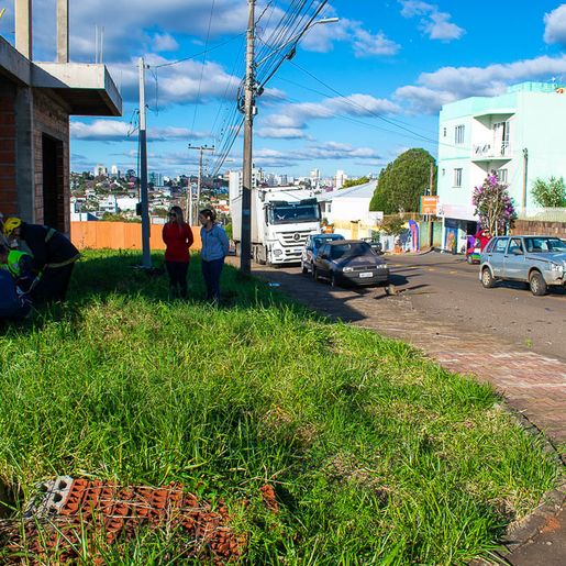 Colisão entre carro e moto deixa motociclista gravemente ferido em SMOeste