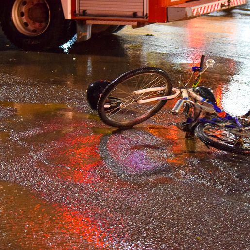 Ciclista é socorrido em estado grave após ser atropelado na Willy Barth