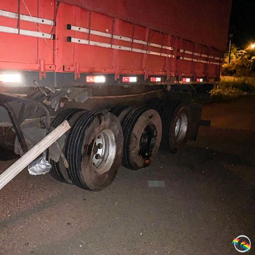 Colisão frontal deixa homem ferido e BR-163 bloqueada em SMO