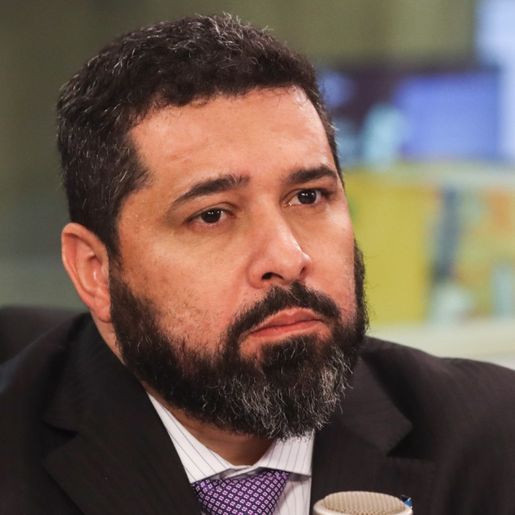 Correios: Após prejuízos bilionários, presidente entrega carta de demissão