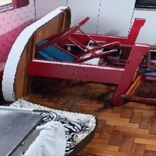 Homem causa danos em residência “para cumprir promessa divina”