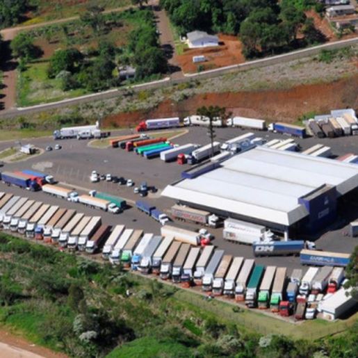 Aduana de Dionísio Cerqueira bate recorde de movimentação de caminhões em 2025