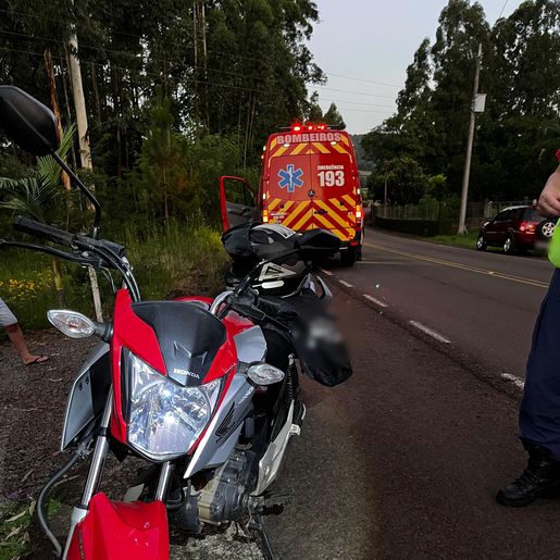 Motociclista sofre queda ao colidir com cachorro no interior de SMO