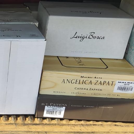 Carga de vinho e espumante contrabandeada é apreendida em Campo Erê