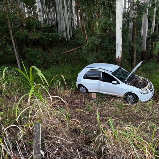 Saída de pista deixa mulher e criança feridas na SC-492 em São Miguel do Oeste