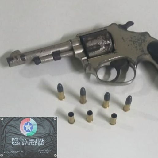 Homem é preso por furto e porte de arma de fogo em Itapiranga
