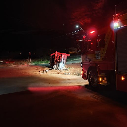 Motorista abandona veículo após capotamento na BR-163, em Dionísio Cerqueira