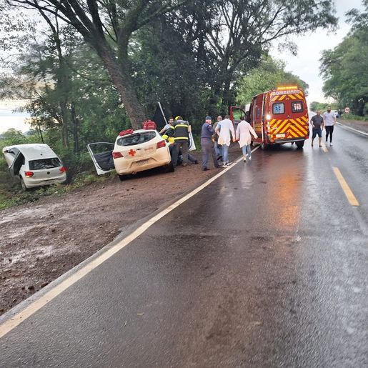 Acidente na SC-163 deixa quatro pessoas feridas em Iporã do Oeste
