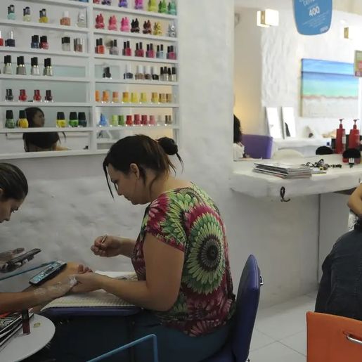 Anvisa proíbe duas substâncias utilizadas em unhas em gel