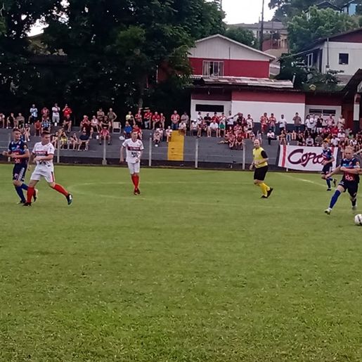 Cometa vence a primeira no Campeonato Regional