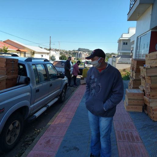 Epagri entrega kits para apicultores de SJCedro