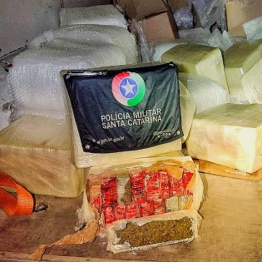 PM apreende mais de 200 Kg de maconha na SC-161