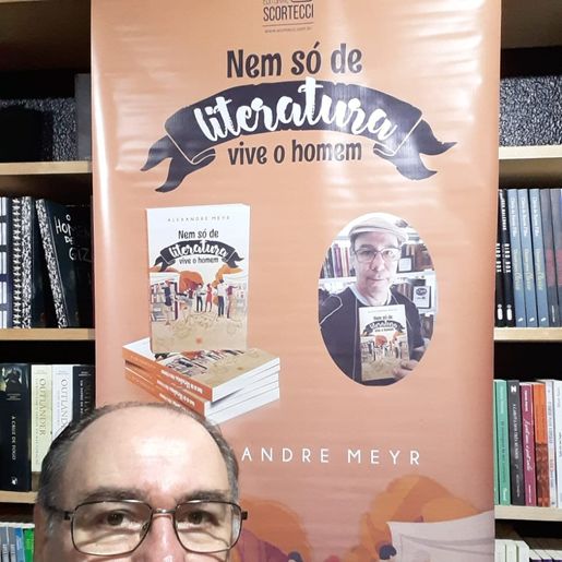 Escritor de São Miguel do Oeste lança livro durante o Festival Literário