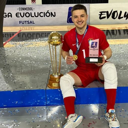 Goleiro natural de Descanso é o novo reforço de bicampeão da Champions League