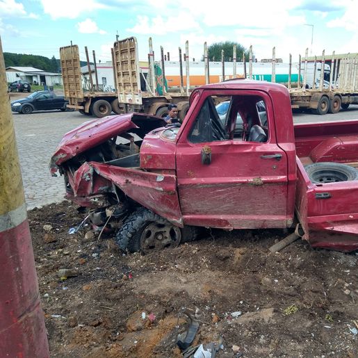 Carro emplacado em Anchieta se envolve em acidente com sete feridos na PR-280