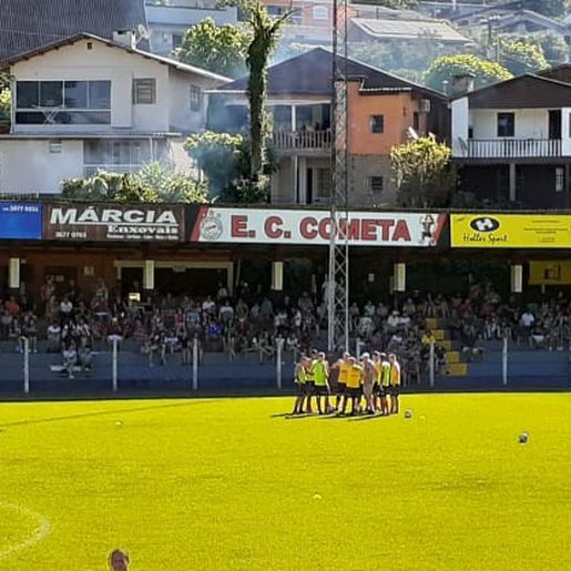 Cometa vence os primeiros 90 minutos na semifinal do Campeonato Regional