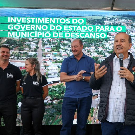 Jorginho Mello entrega maquinário e inaugura ruas asfaltadas para o município de Descanso
