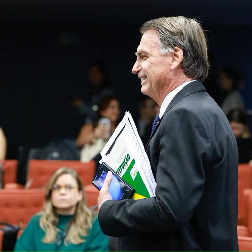Julgamento de Bolsonaro e mais sete por tentativa de golpe deve acontecer até outubro