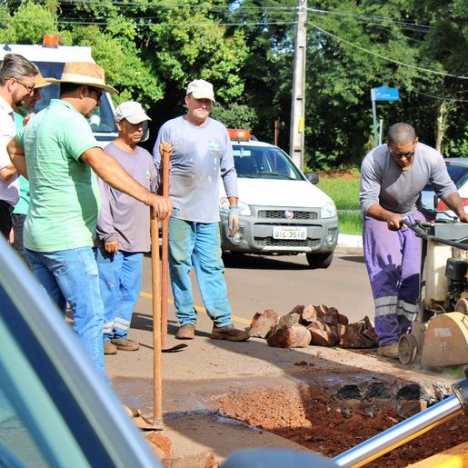 Município reassume serviço de tapa-buraco nas ruas de São Miguel