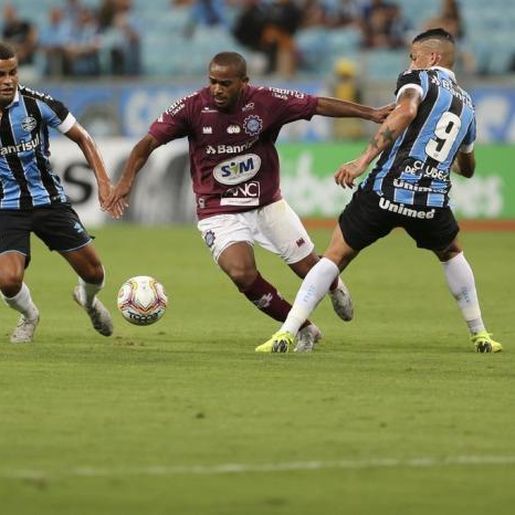 Caxias surpreende e derrota o Grêmio na estreia do Campeonato Gaúcho