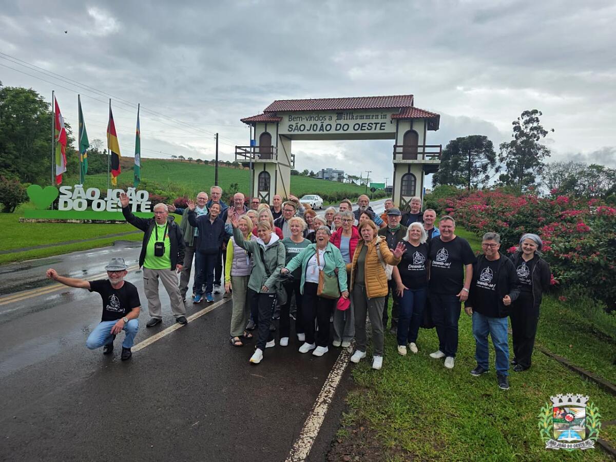 Itapiranga e São João do Oeste recebem comitiva alemã para roteiro cultural