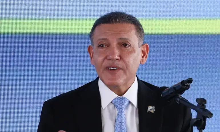 Presidente do TSE prevê resultado final até 21h deste domingo