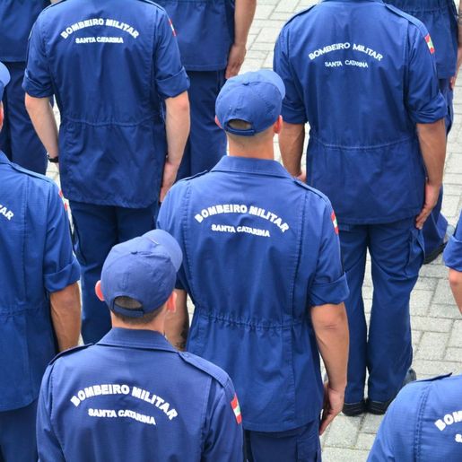 Bombeiros de SC abrem 630 vagas temporárias com salário de mais de R$ 8 mil