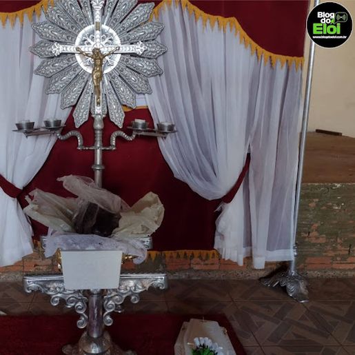 VÍDEO: família encontra roupas no lugar de corpo durante velório