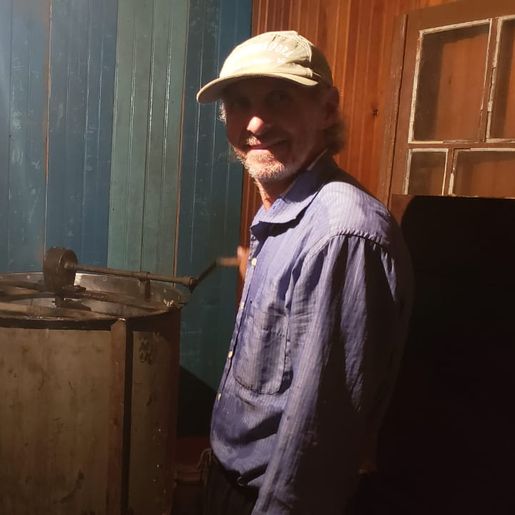 Colheita do mel anima apicultores de Iporã do Oeste, mas dificuldade está na comercialização