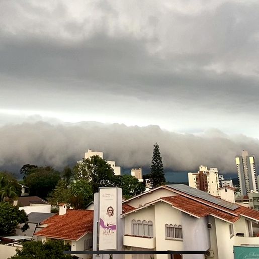 Defesa Civil de SC alerta para ação de ciclone extratropical neste domingo