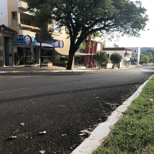 VÍDEO: Centro de São Miguel do Oeste segue praticamente vazio
