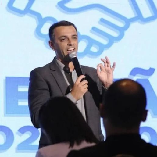 Prefeito de SC preso em operação já é réu por investigação em outros contratos