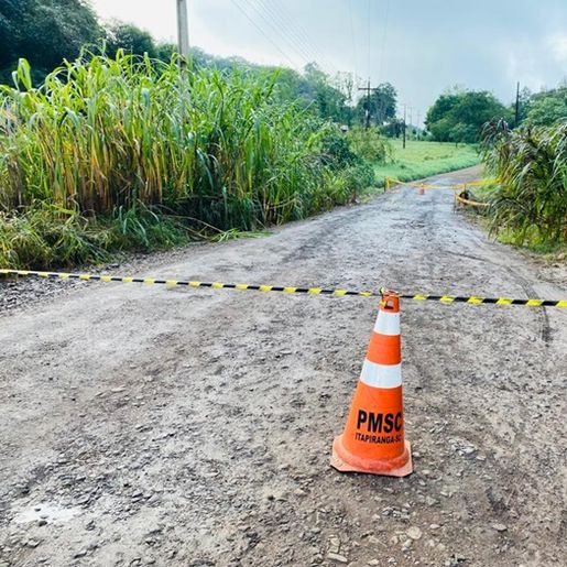 Chuva causa estragos e ponte é interditada no interior de Itapiranga