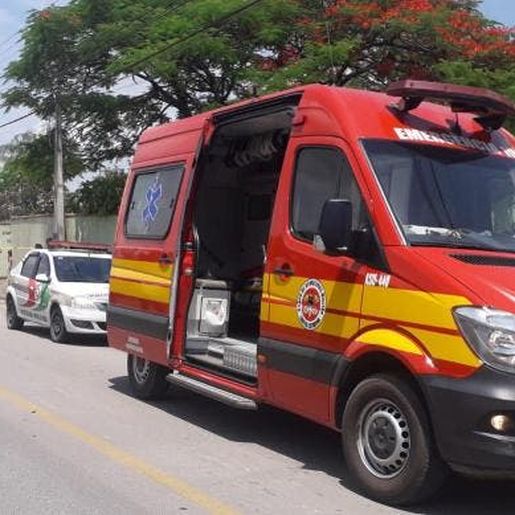 Papai Noel cai de caminhão e morre atropelado durante ação de Natal em SC
