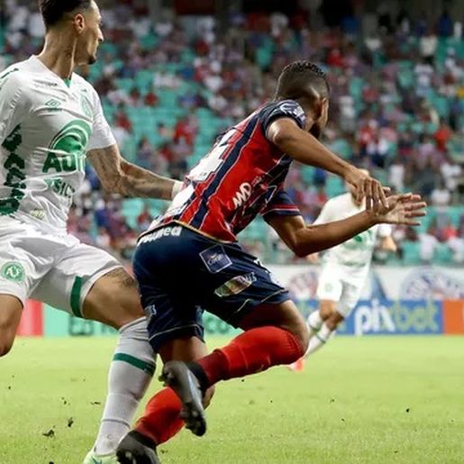Com um a menos na maior parte da partida, Chape vence o Bahia em Salvador