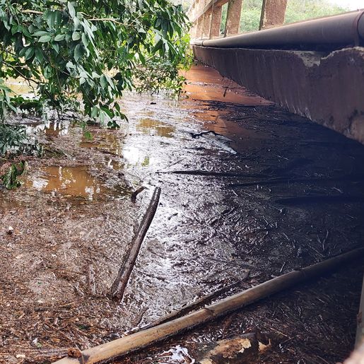 Rio Uruguai estabiliza acima de 9m, mantém pontes interditadas e balsa parada